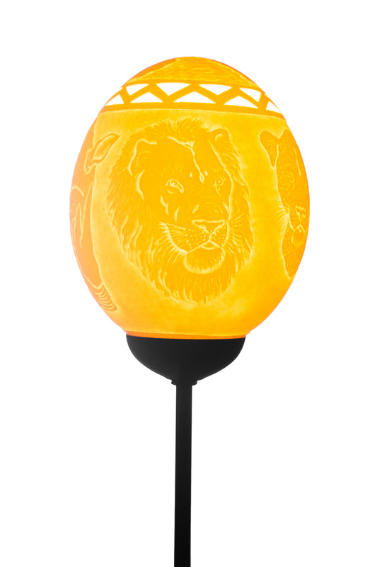 Big 5 Heads Triangle ostrich egg lamp