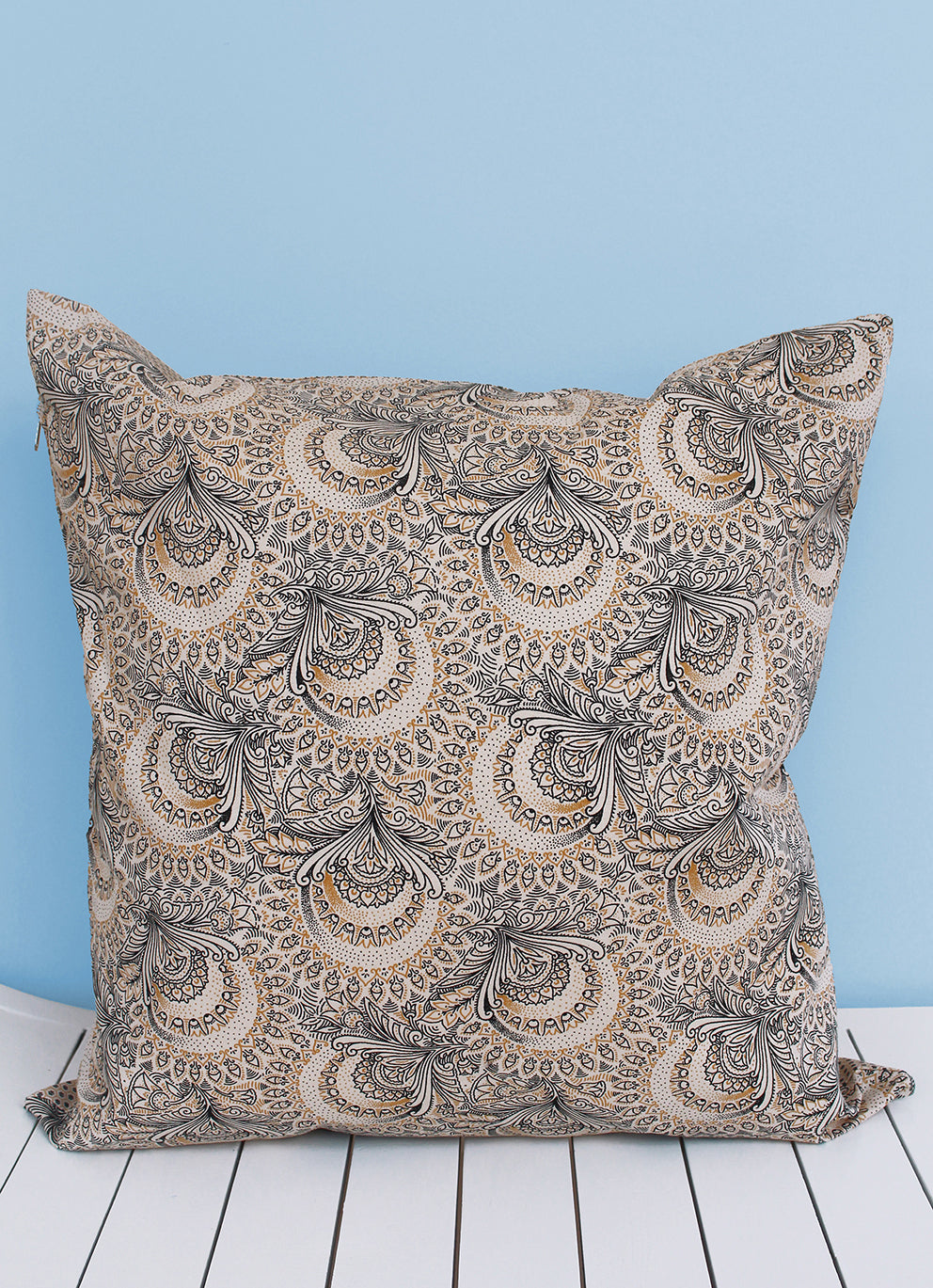 Choose from 2 Mixed set of Shwe-shwe & Java print scatter cushions
