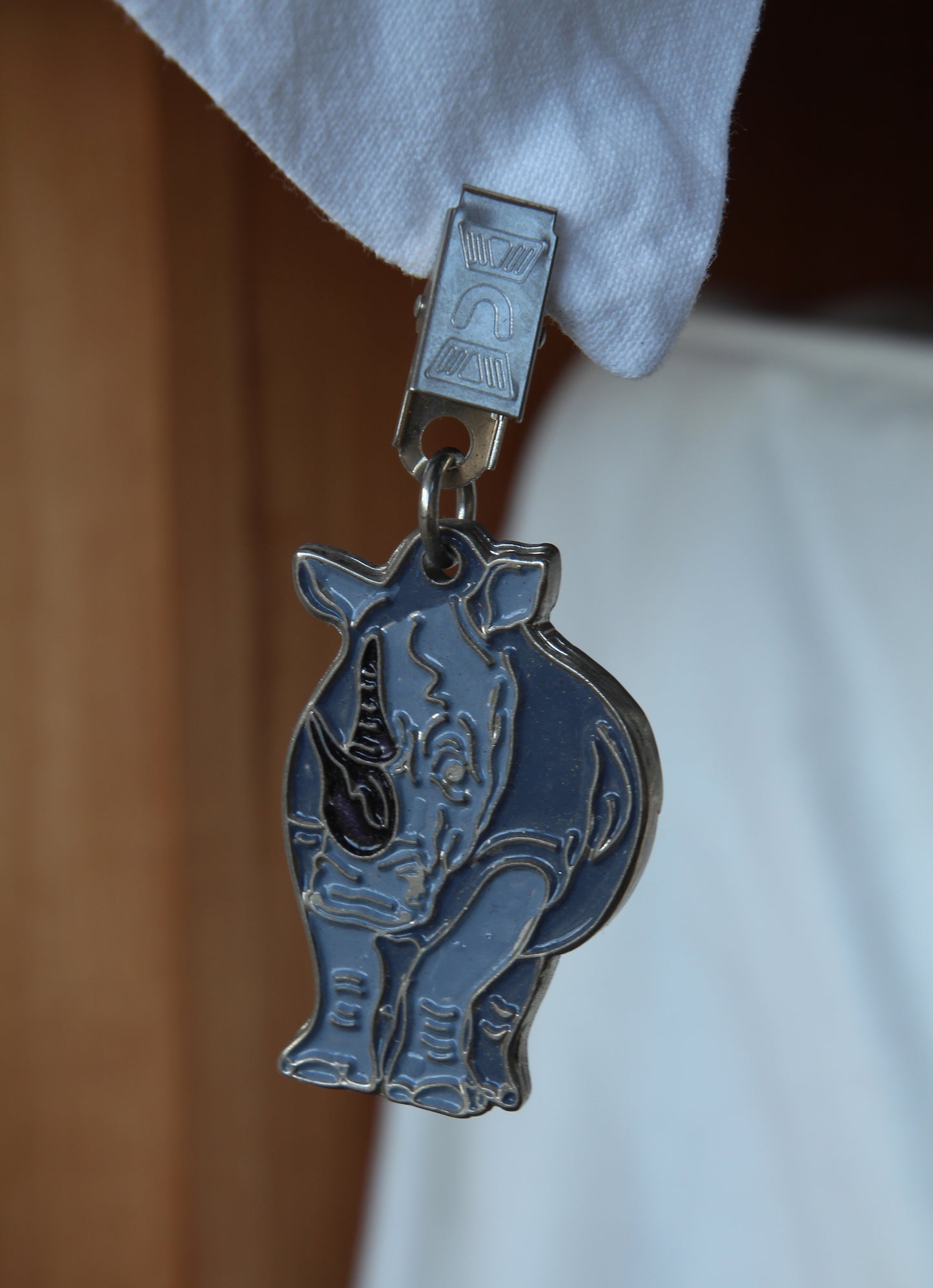 Rhino metal tablecloth weights