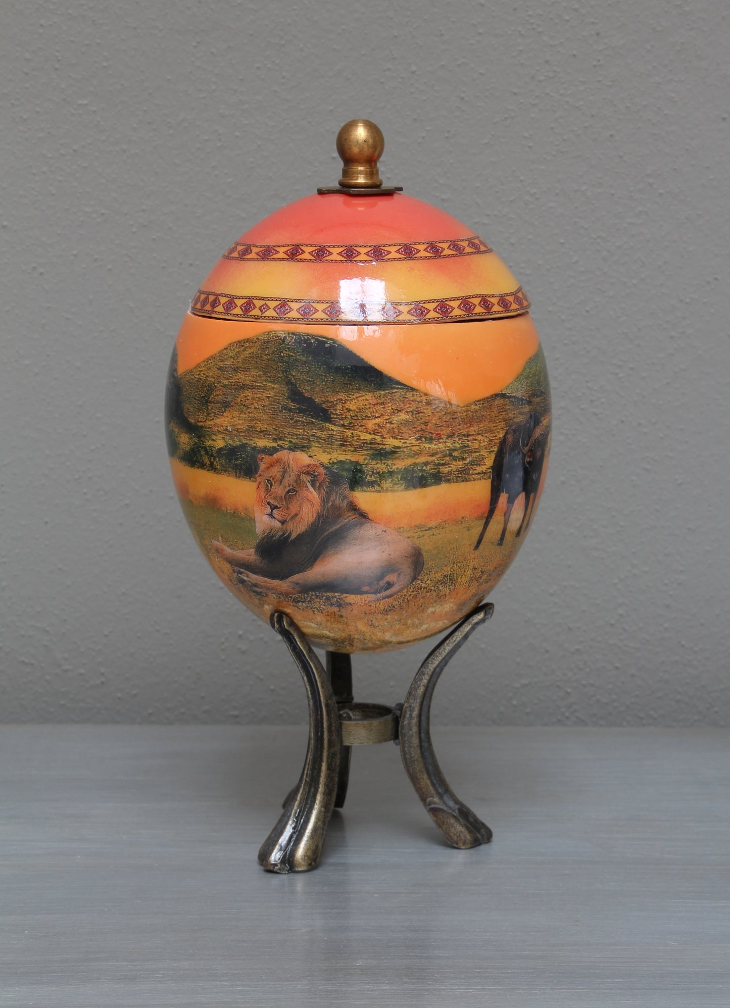 Decoupage Big 5 ostrich eggshell jewelry box