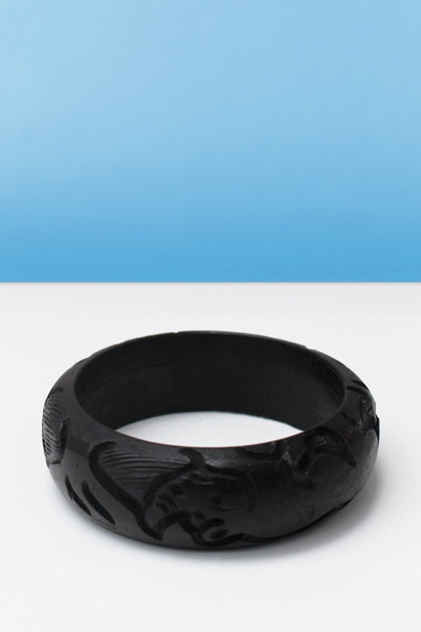 Ebony carved ostrich egg stand