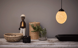 Slit themed ostrich egg lamp