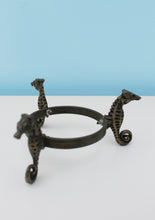 Load image into Gallery viewer, Seahorse brass stand