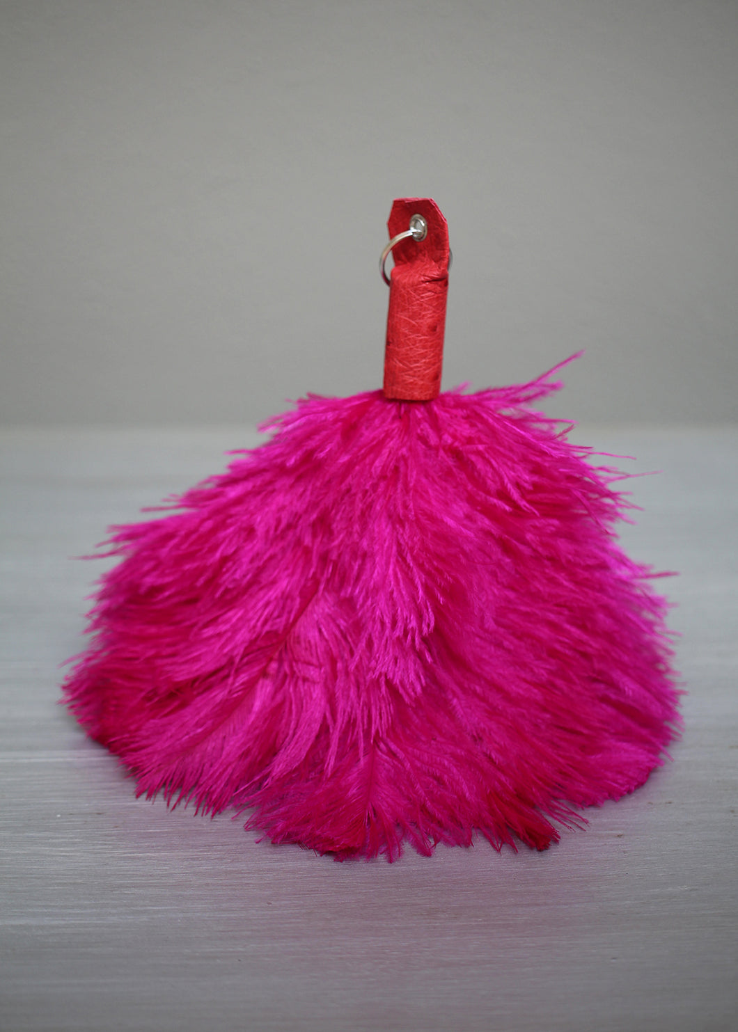 Pink ostrich feather keyring