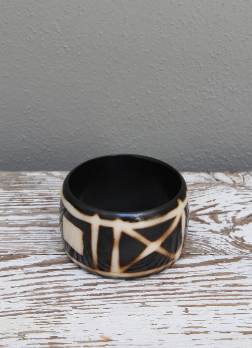 Circular horn bangle