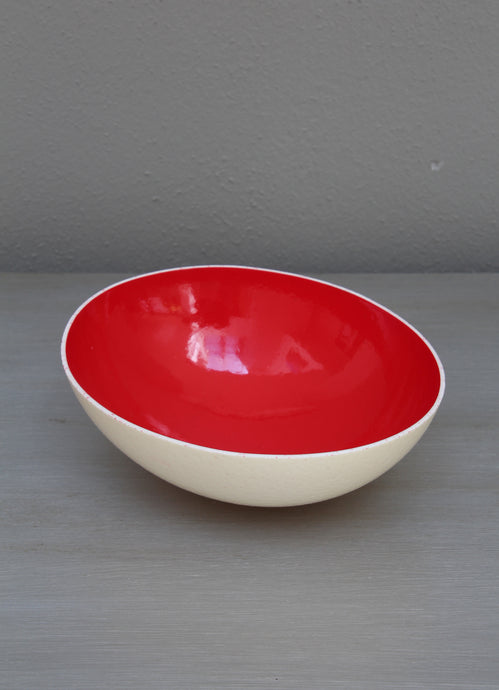 Glazed red decorative eggshell bowl