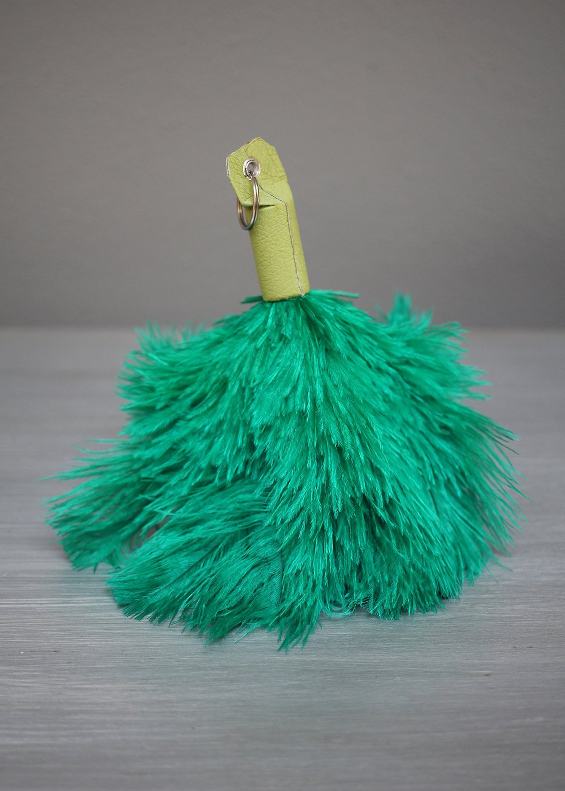Green ostrich feather keyring