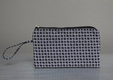 Load image into Gallery viewer, Black with white African Shweshwe purse